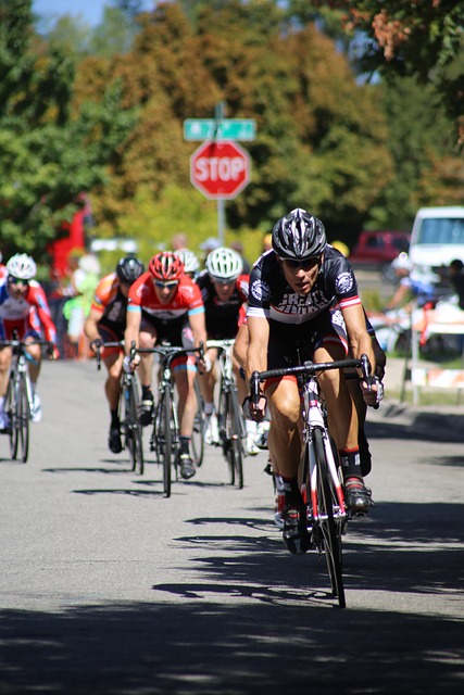 及强悍防守 及强悍防守